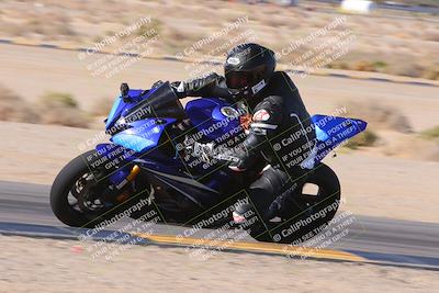 media/Dec-10-2023-SoCal Trackdays (Sun) [[0ce70f5433]]/Turn 9 Inside Set 2 (1115am)/